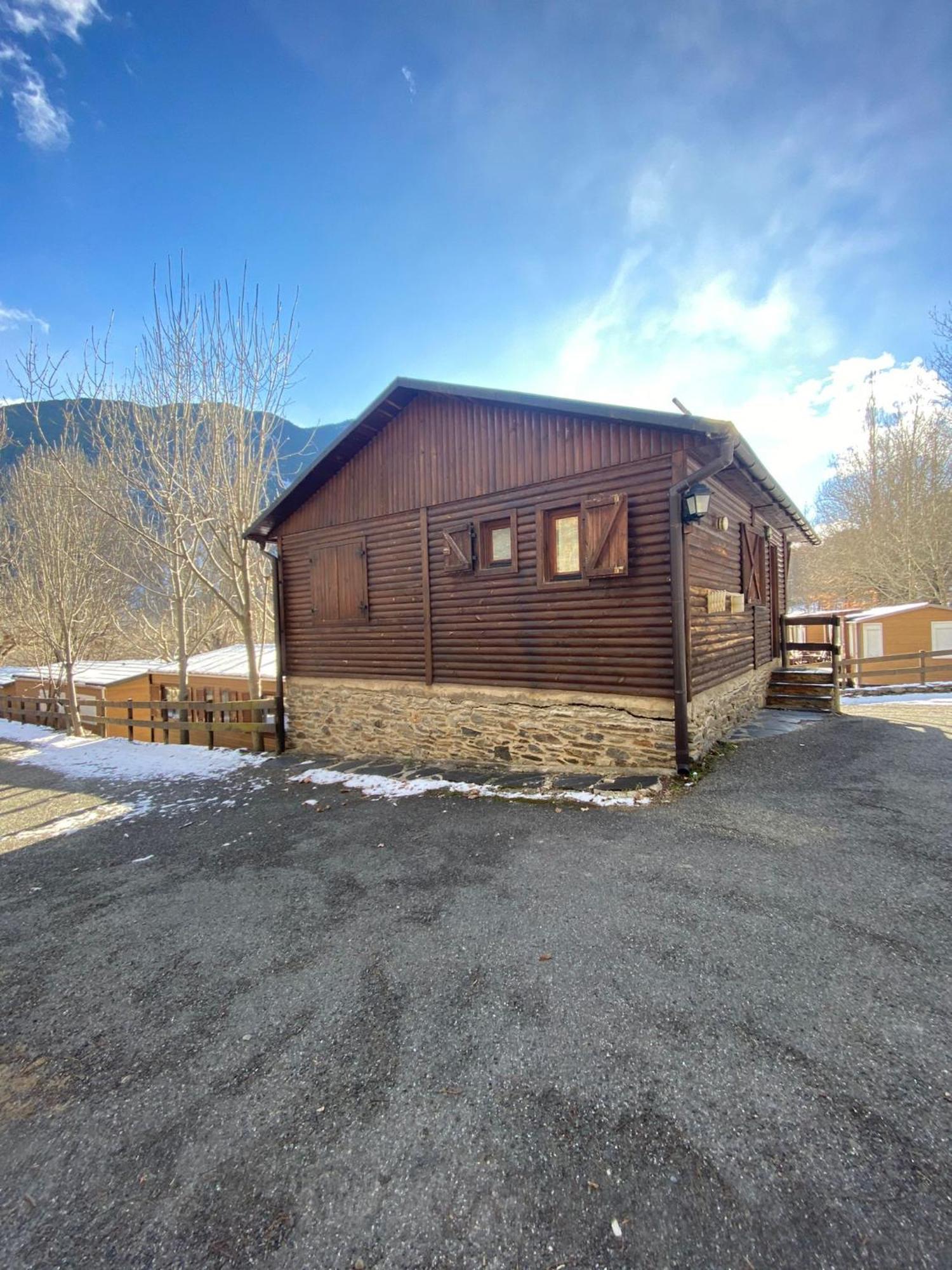 Camping Bungalows La Borda Del Pubill Ribera de Cardós Exterior foto
