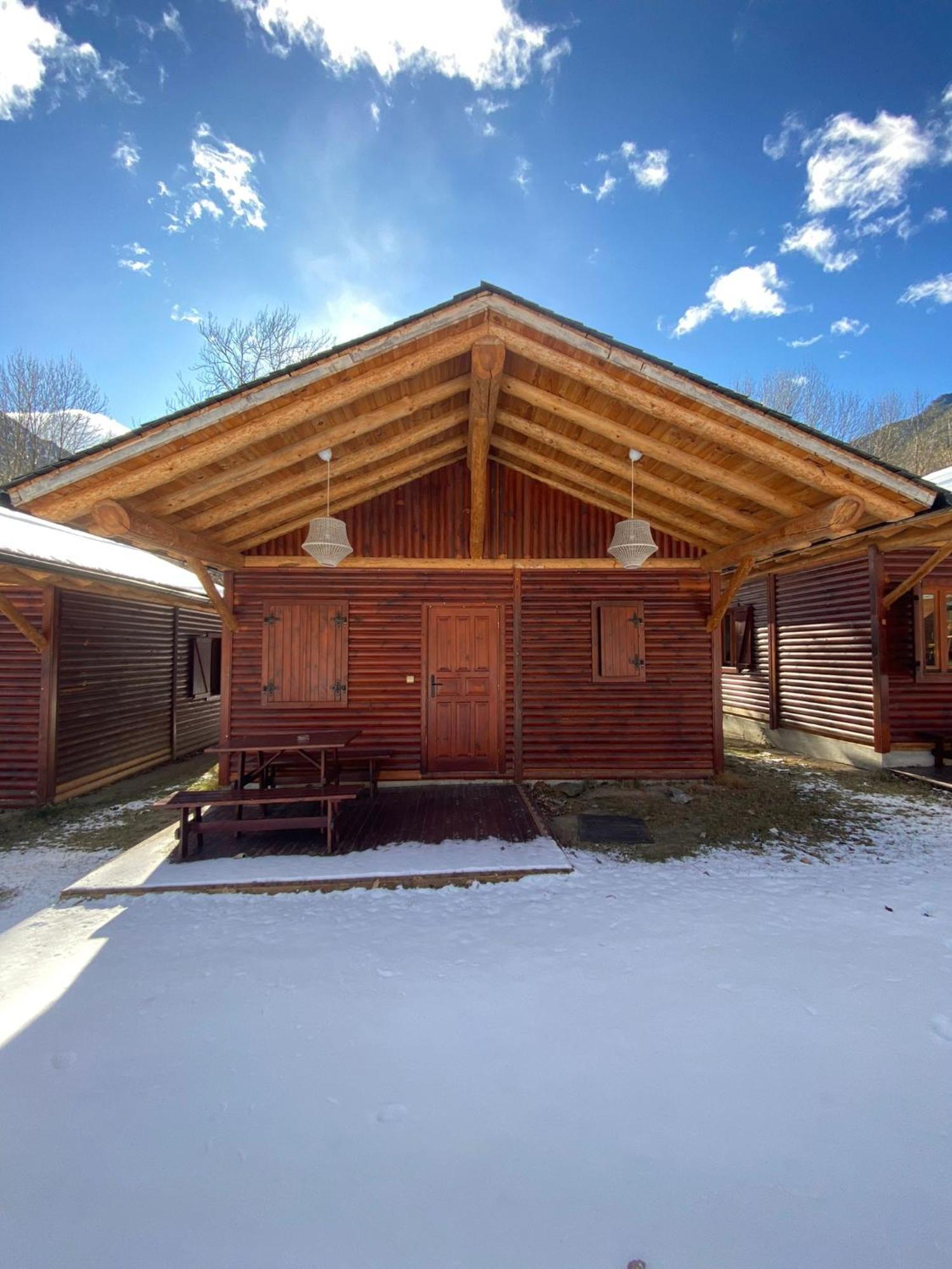Camping Bungalows La Borda Del Pubill Ribera de Cardós Exterior foto