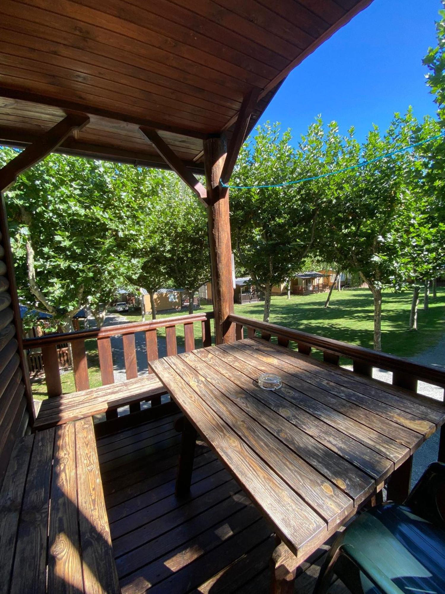 Camping Bungalows La Borda Del Pubill Ribera de Cardós Exterior foto