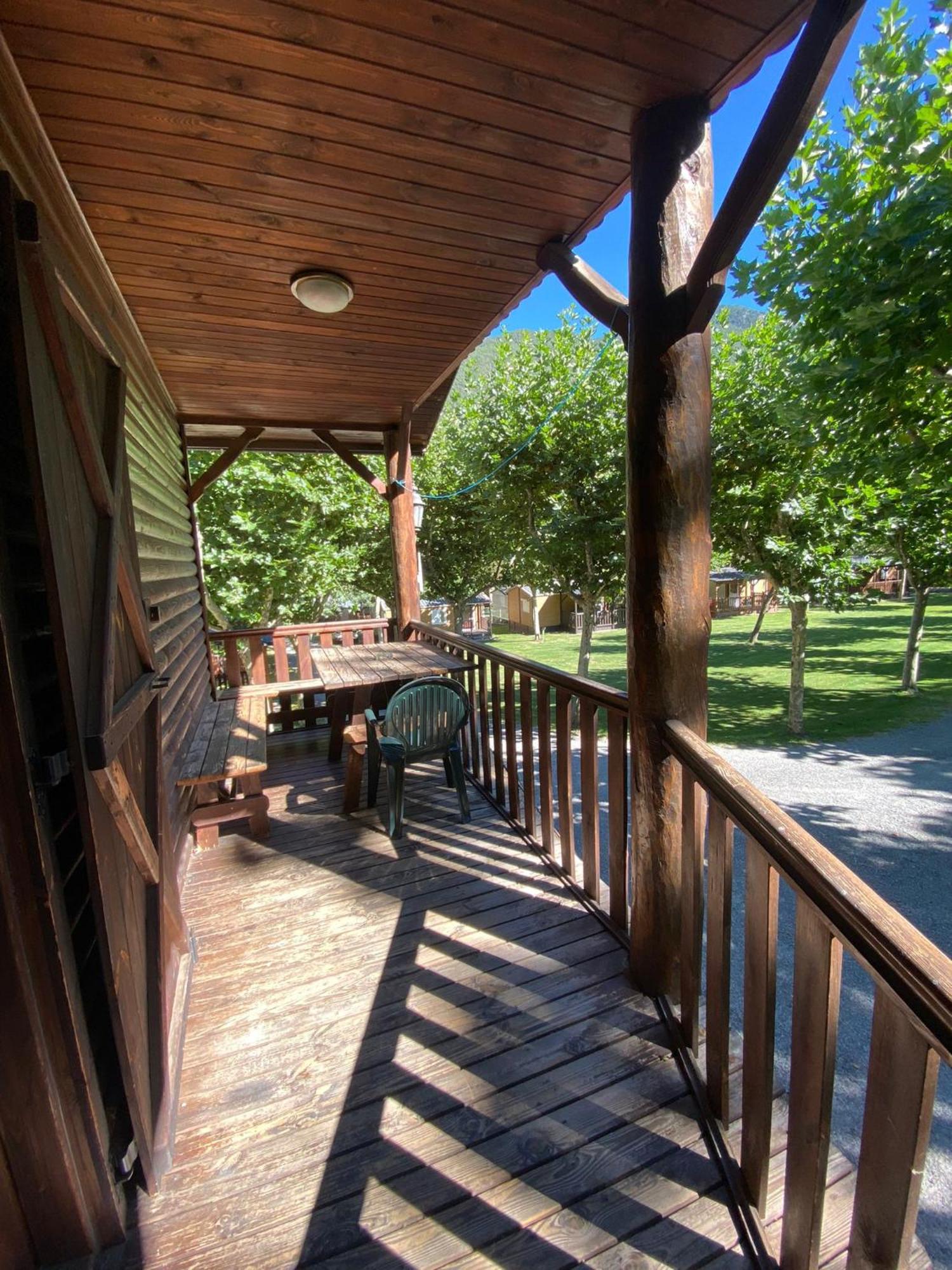 Camping Bungalows La Borda Del Pubill Ribera de Cardós Exterior foto