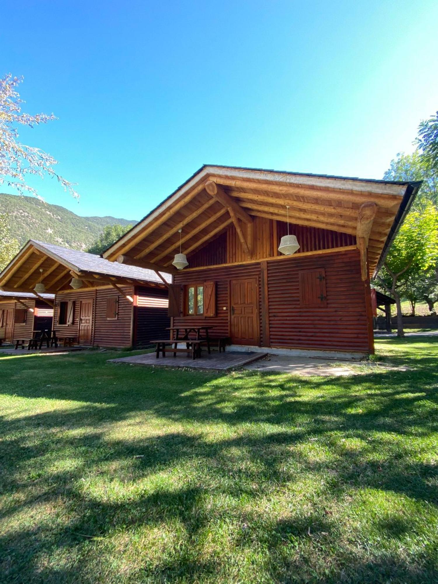 Camping Bungalows La Borda Del Pubill Ribera de Cardós Exterior foto