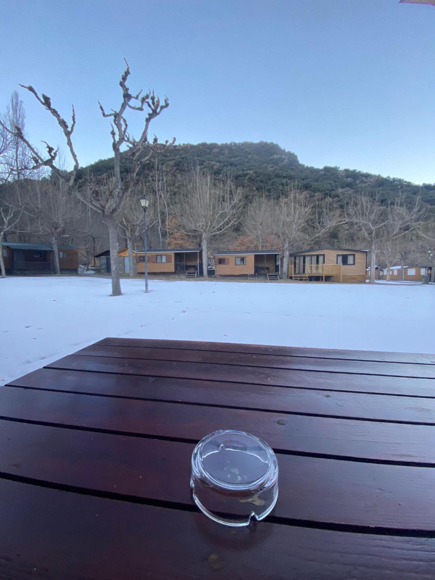 Camping Bungalows La Borda Del Pubill Ribera de Cardós Exterior foto