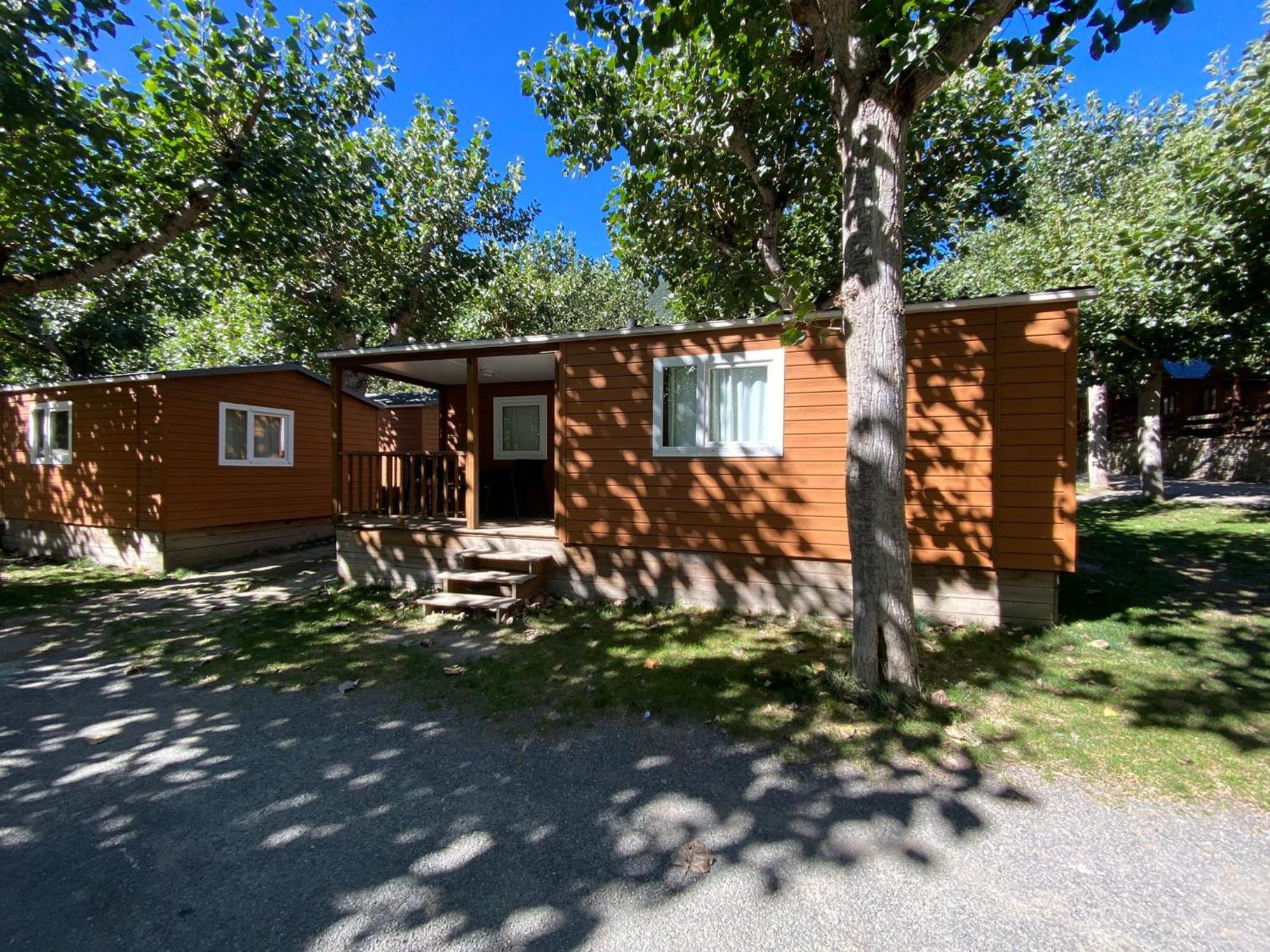 Camping Bungalows La Borda Del Pubill Ribera de Cardós Exterior foto