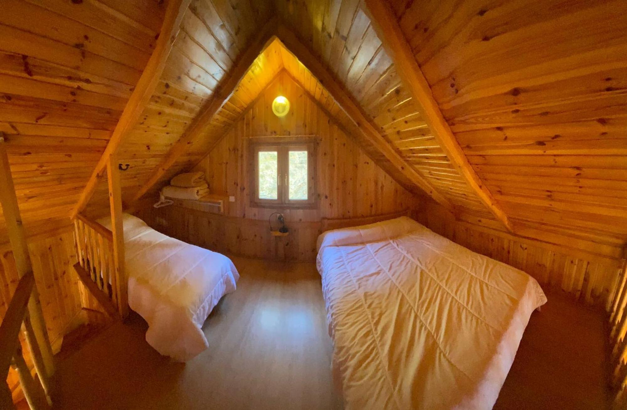 Camping Bungalows La Borda Del Pubill Ribera de Cardós Exterior foto